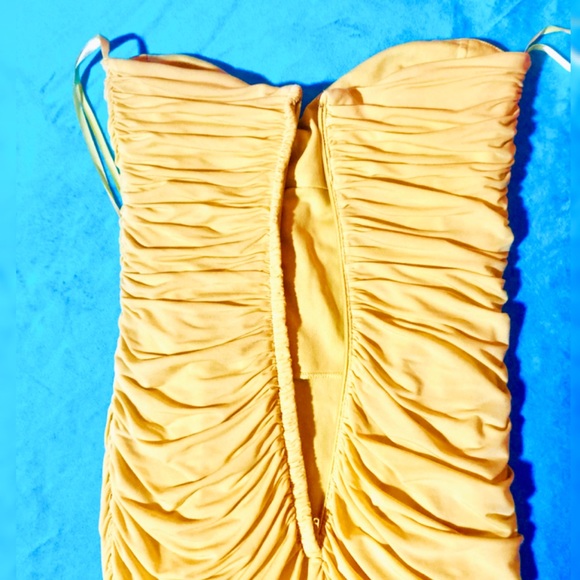 BCBG MaxAzria lemon chiffon ruched dress - Picture 6 of 10